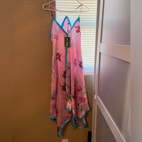 So Good Pink Blue Floral Flowy Dress Brand New NWT - Picture 4 of 5